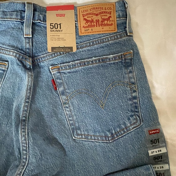 BNWT Levi’s 501 skinny jeans - Picture 3 of 4